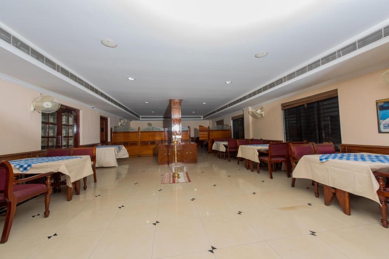 Kallada Golden Hotel Thrissur Exterior photo