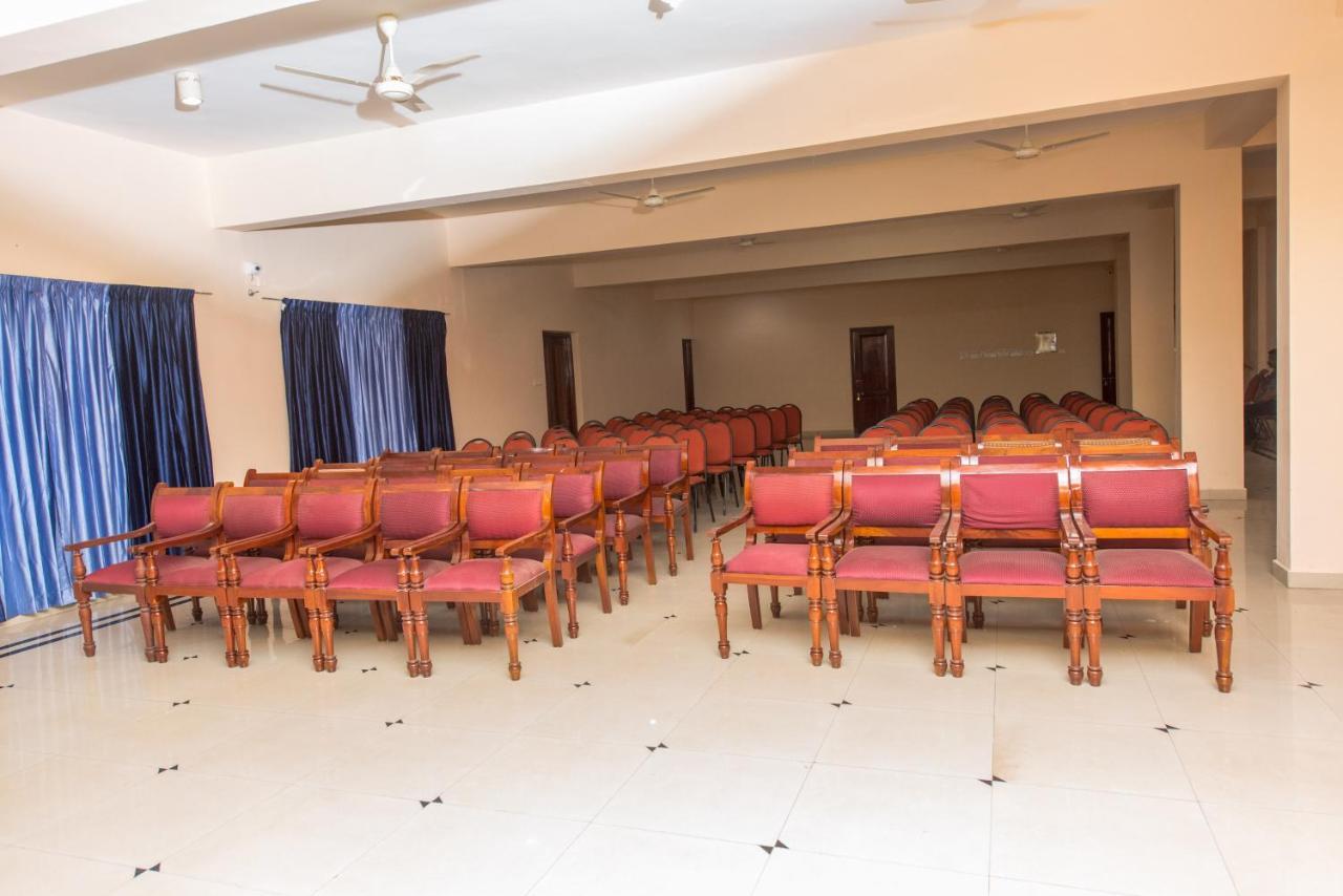 Kallada Golden Hotel Thrissur Exterior photo